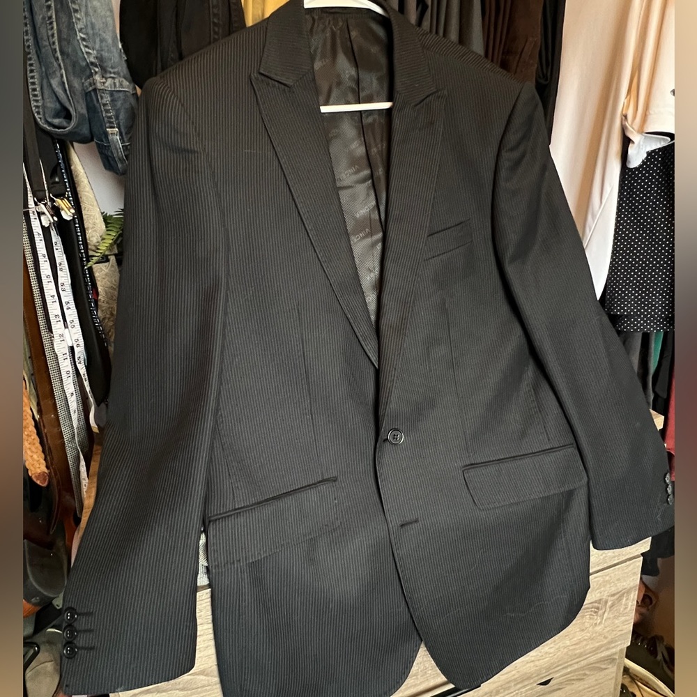 Vincenzi Charcoal Gray Pinstripe Suit Jacket Super 150s